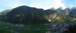 Archiv Foto Webcam Mayrhofen im Zillertal: Blick vom Gasthof Zimmereben 18:00