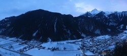 Archiv Foto Webcam Mayrhofen im Zillertal: Blick vom Gasthof Zimmereben 06:00