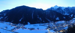 Archiv Foto Webcam Mayrhofen im Zillertal: Blick vom Gasthof Zimmereben 06:00