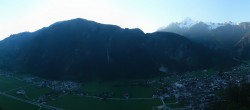 Archiv Foto Webcam Mayrhofen im Zillertal: Blick vom Gasthof Zimmereben 06:00