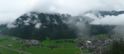 Archiv Foto Webcam Mayrhofen im Zillertal: Blick vom Gasthof Zimmereben 09:00