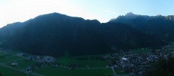 Archiv Foto Webcam Mayrhofen im Zillertal: Blick vom Gasthof Zimmereben 05:00