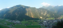 Archiv Foto Webcam Mayrhofen im Zillertal: Blick vom Gasthof Zimmereben 17:00