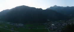 Archiv Foto Webcam Mayrhofen im Zillertal: Blick vom Gasthof Zimmereben 05:00