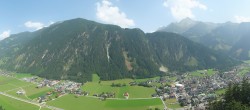 Archiv Foto Webcam Mayrhofen im Zillertal: Blick vom Gasthof Zimmereben 13:00