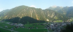 Archiv Foto Webcam Mayrhofen im Zillertal: Blick vom Gasthof Zimmereben 17:00