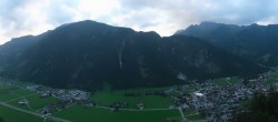 Archiv Foto Webcam Mayrhofen im Zillertal: Blick vom Gasthof Zimmereben 05:00