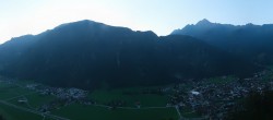 Archiv Foto Webcam Mayrhofen im Zillertal: Blick vom Gasthof Zimmereben 05:00