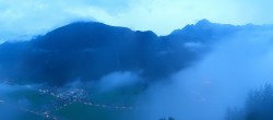 Archiv Foto Webcam Mayrhofen im Zillertal: Blick vom Gasthof Zimmereben 05:00
