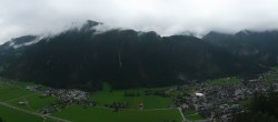 Archiv Foto Webcam Mayrhofen im Zillertal: Blick vom Gasthof Zimmereben 09:00