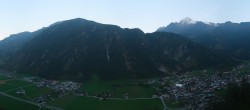 Archiv Foto Webcam Mayrhofen im Zillertal: Blick vom Gasthof Zimmereben 17:00