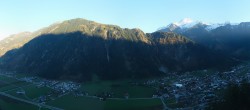 Archiv Foto Webcam Mayrhofen im Zillertal: Blick vom Gasthof Zimmereben 14:00