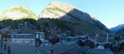 Archiv Foto Webcam Panorama Zermatterhof 07:00