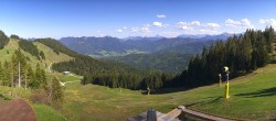Archived image Webcam Lenggries-Brauneck: Bayern Hütte 15:00