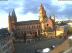 Archived image Webcam Mainz - Market and Cathedral 05:00