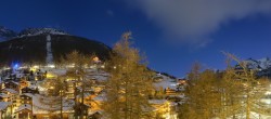 Archiv Foto Webcam Saas Fee: Blick in den Ortskern 06:00