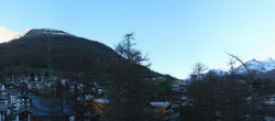 Archiv Foto Webcam Saas Fee: Blick in den Ortskern 06:00