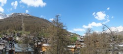 Archiv Foto Webcam Saas Fee: Blick in den Ortskern 13:00