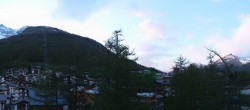 Archiv Foto Webcam Saas Fee: Blick in den Ortskern 19:00