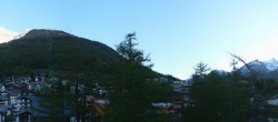 Archiv Foto Webcam Saas Fee: Blick in den Ortskern 05:00