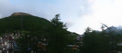 Archiv Foto Webcam Saas Fee: Blick in den Ortskern 05:00