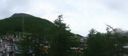 Archiv Foto Webcam Saas Fee: Blick in den Ortskern 17:00