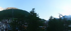 Archiv Foto Webcam Saas Fee: Blick in den Ortskern 05:00