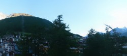 Archiv Foto Webcam Saas Fee: Blick in den Ortskern 05:00