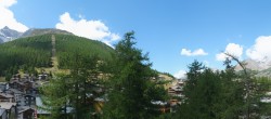 Archiv Foto Webcam Saas Fee: Blick in den Ortskern 13:00