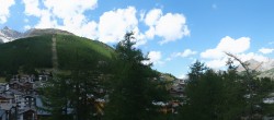 Archiv Foto Webcam Saas Fee: Blick in den Ortskern 13:00