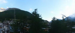 Archiv Foto Webcam Saas Fee: Blick in den Ortskern 05:00