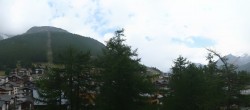 Archiv Foto Webcam Saas Fee: Blick in den Ortskern 13:00