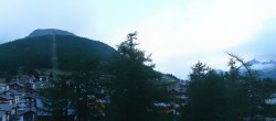Archiv Foto Webcam Saas Fee: Blick in den Ortskern 05:00