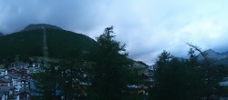 Archiv Foto Webcam Saas Fee: Blick in den Ortskern 19:00