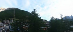 Archiv Foto Webcam Saas Fee: Blick in den Ortskern 05:00