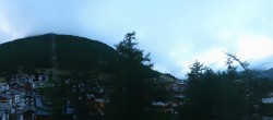 Archiv Foto Webcam Saas Fee: Blick in den Ortskern 05:00