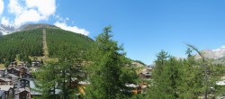 Archiv Foto Webcam Saas Fee: Blick in den Ortskern 13:00