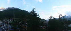 Archiv Foto Webcam Saas Fee: Blick in den Ortskern 05:00