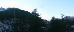 Archiv Foto Webcam Saas Fee: Blick in den Ortskern 19:00