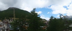 Archiv Foto Webcam Saas Fee: Blick in den Ortskern 11:00