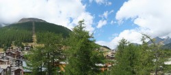 Archiv Foto Webcam Saas Fee: Blick in den Ortskern 13:00