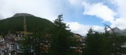 Archiv Foto Webcam Saas Fee: Blick in den Ortskern 11:00