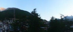 Archiv Foto Webcam Saas Fee: Blick in den Ortskern 05:00