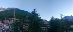 Archiv Foto Webcam Saas Fee: Blick in den Ortskern 05:00