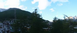 Archiv Foto Webcam Saas Fee: Blick in den Ortskern 17:00