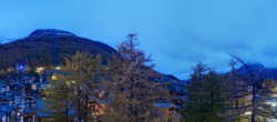 Archiv Foto Webcam Saas Fee: Blick in den Ortskern 05:00