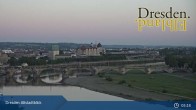 Archiv Foto Webcam Dresden Terrassenufer - Blick auf die Altstadt 05:00