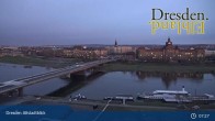 Archiv Foto Webcam Dresden Terrassenufer - Blick auf die Altstadt 07:00