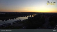 Archiv Foto Webcam Dresden Terrassenufer - Blick auf die Altstadt 04:00