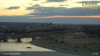 Archiv Foto Webcam Dresden Terrassenufer - Blick auf die Altstadt 01:00
